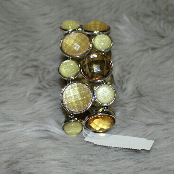 NY&Co bracelet gold and neutral tones - Picture 4 of 5